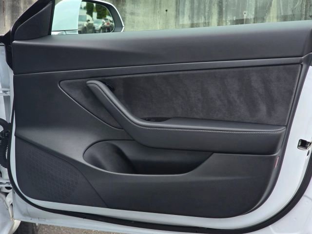 Used 2020 Tesla Model 3 Standard Range Plus image 26