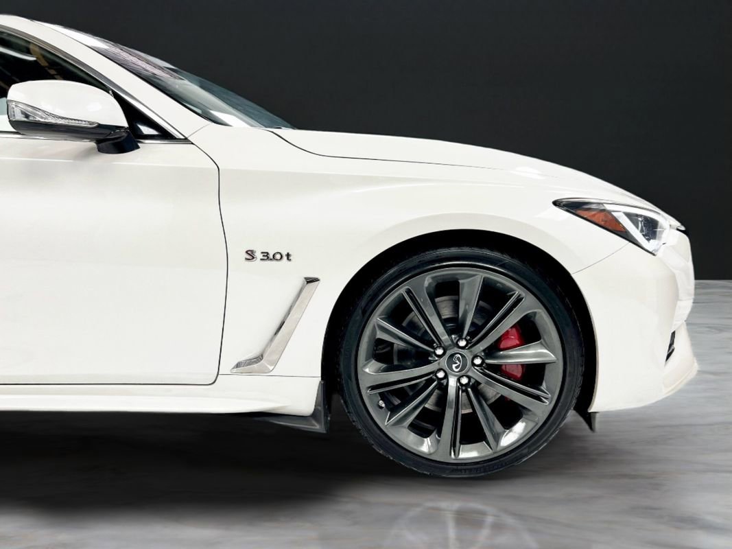 Used 2018 INFINITI Q60 Red Sport 400 w/ Sensory Package 3.0T Sport AWD/4WD image 13