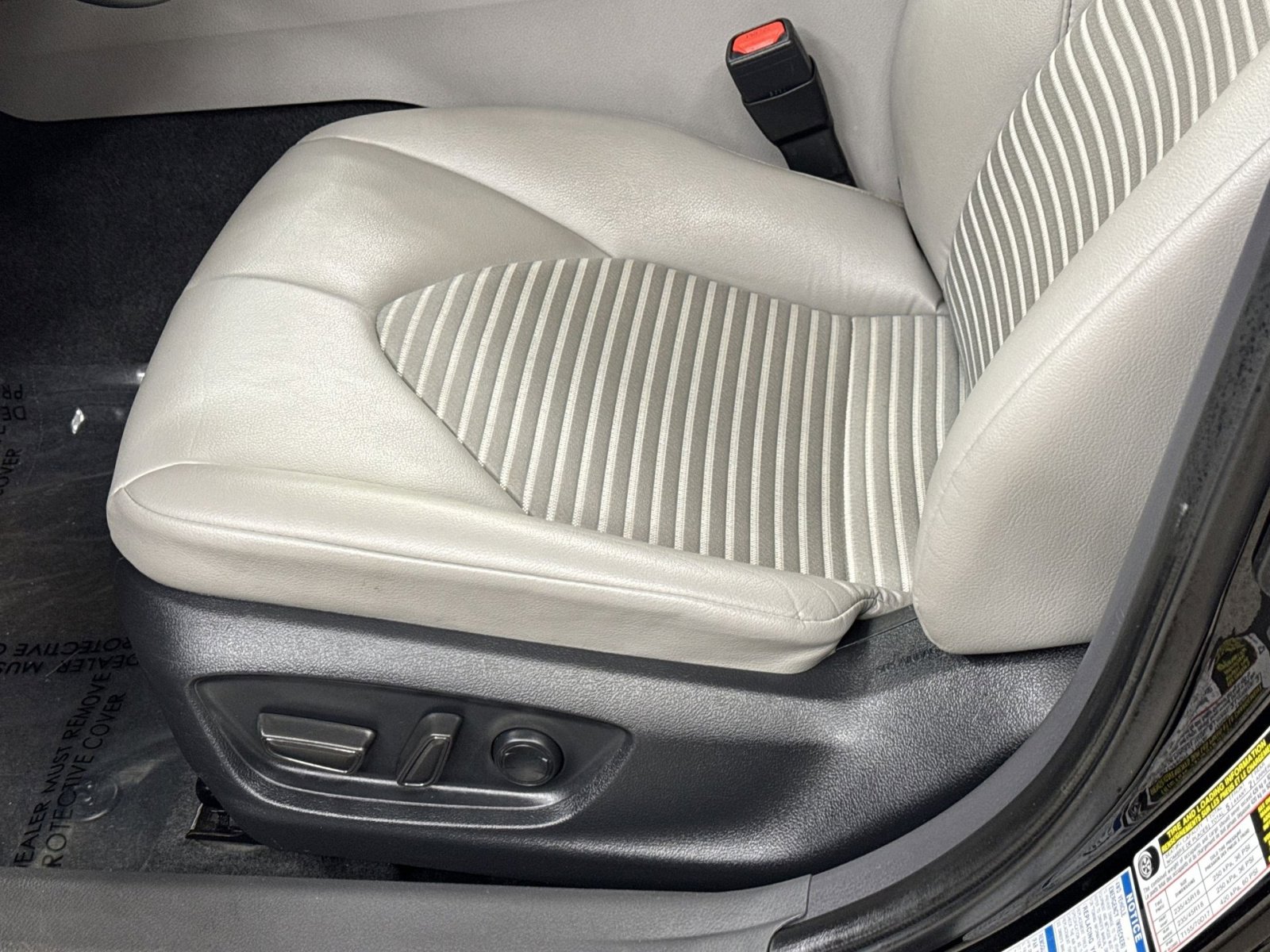 Used 2023 Toyota Camry SE image 18