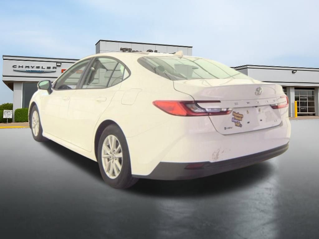 Used 2025 Toyota Camry LE FWD image 5