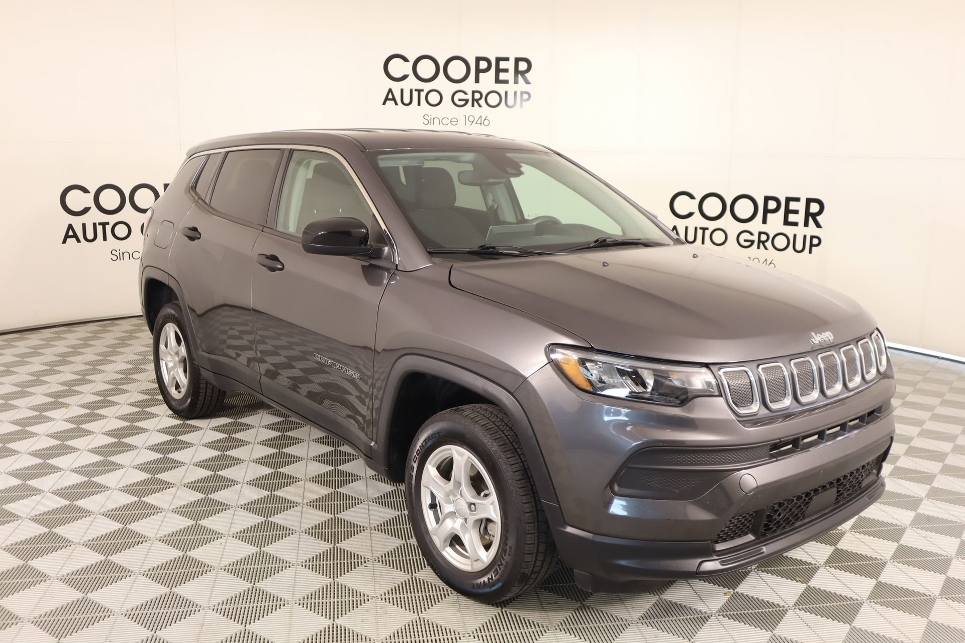 Used 2022 Jeep Compass Sport image 1