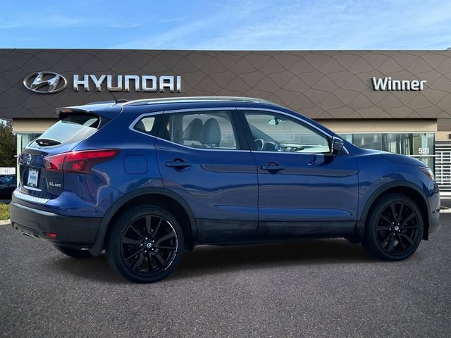 Used 2018 Nissan Rogue Sport SL w/ SL Premium Package AWD/4WD image 4