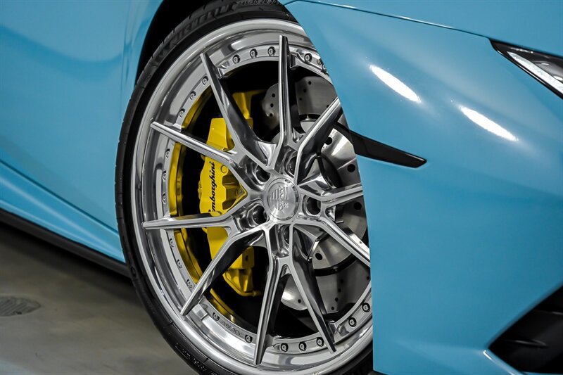 Used 2021 Lamborghini Huracan EVO RWD image 4