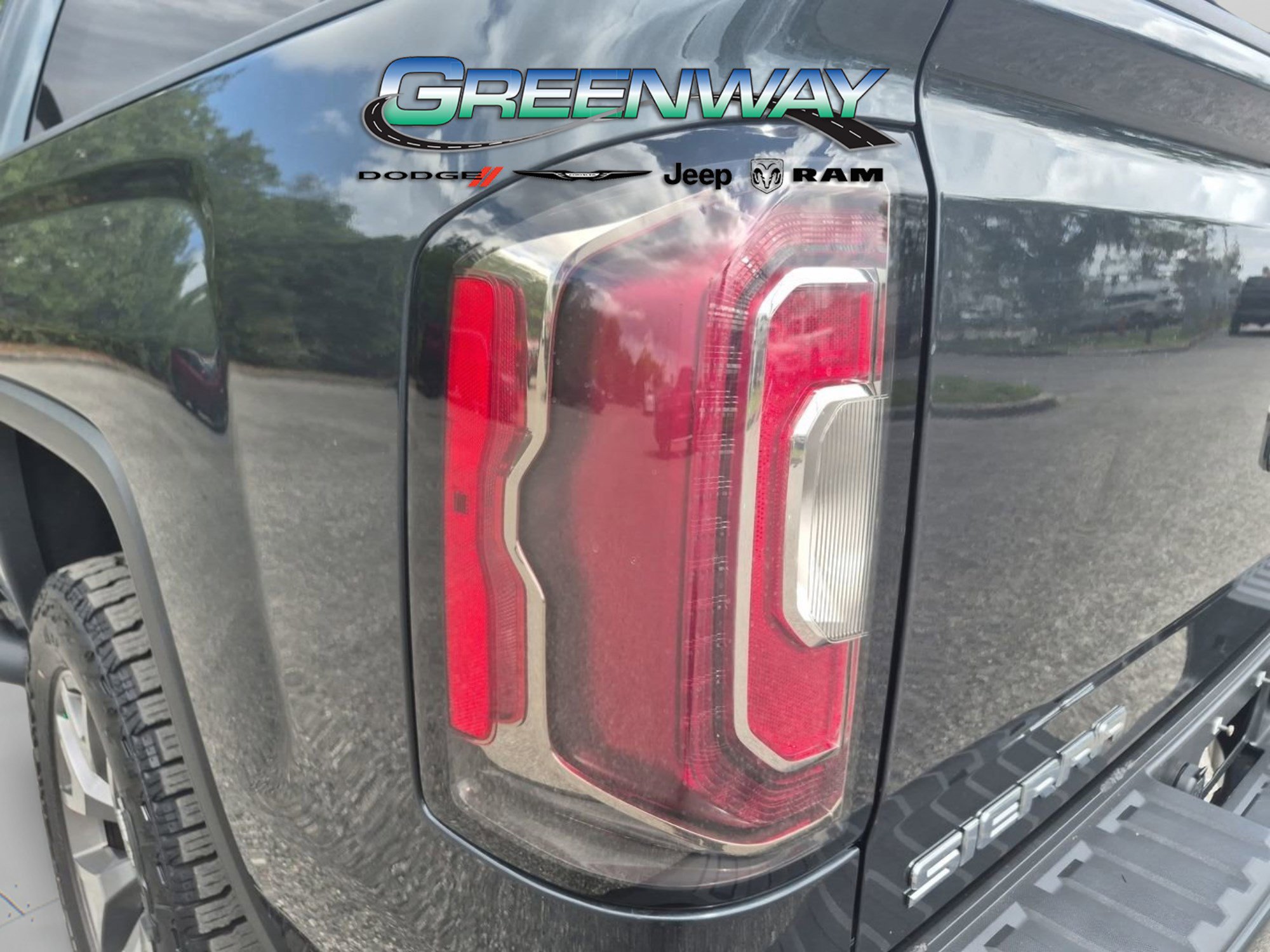 Used 2018 GMC Sierra 1500 SLT AWD/4WD image 29