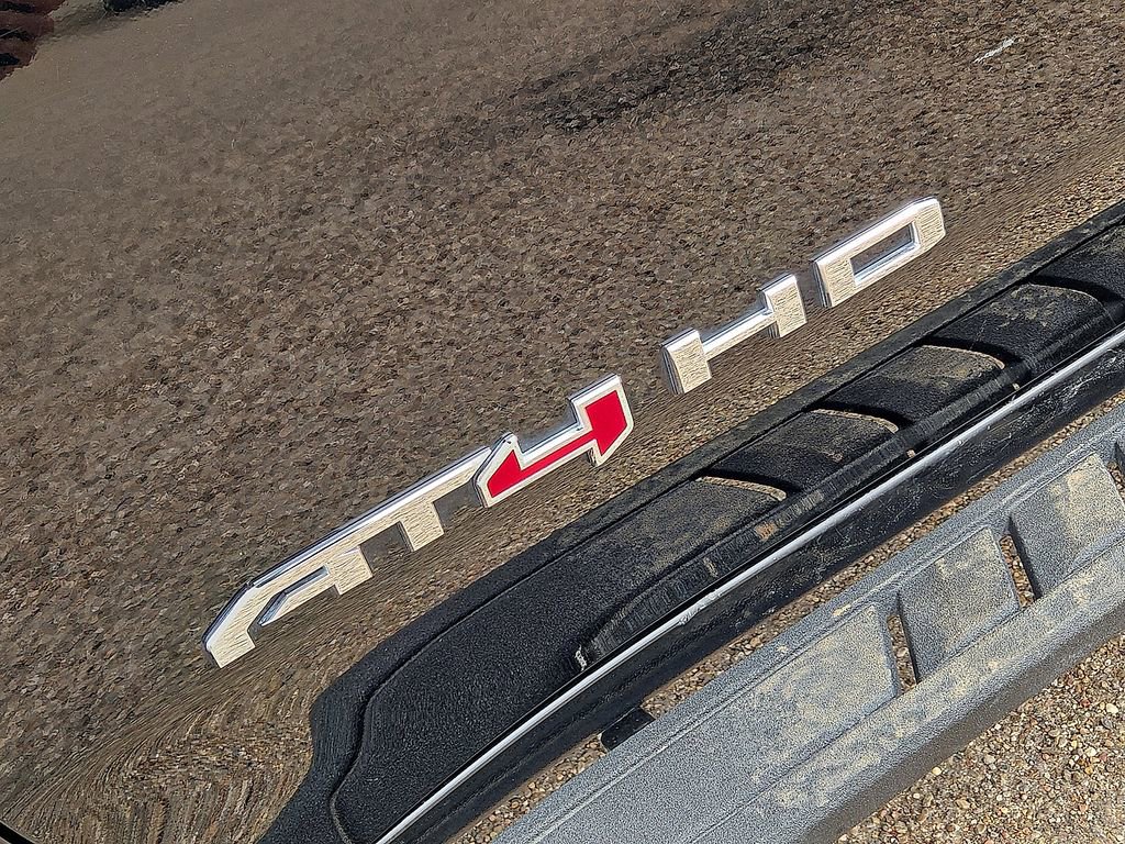 Used 2025 GMC Sierra 2500 AT4 w/ AT4 Preferred Package image 12
