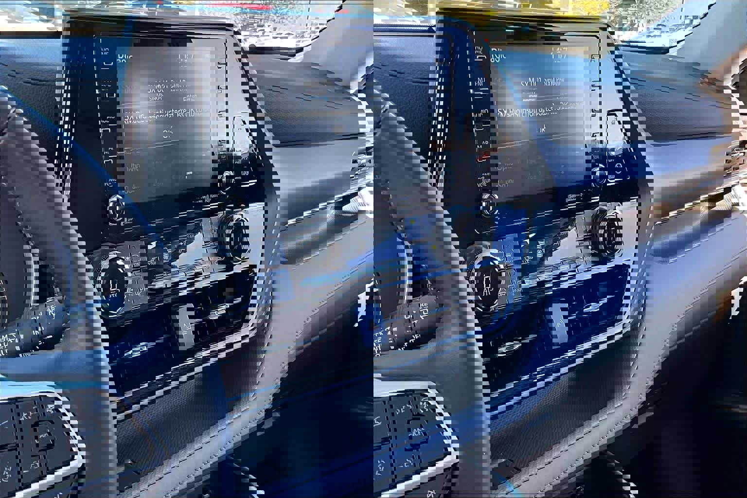 Used 2022 Toyota Highlander XLE image 5