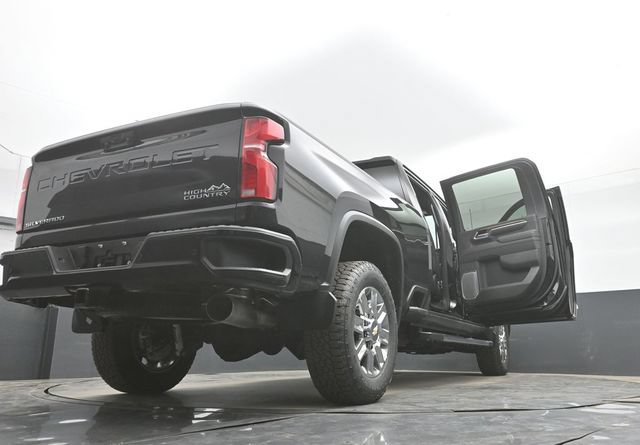 Used 2026 Chevrolet Silverado 2500 High Country w/ Technology Package AWD/4WD image 58