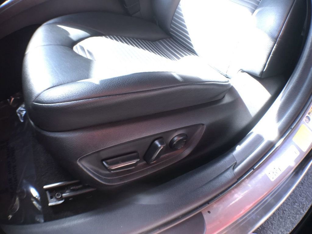 Used 2021 Toyota Camry SE image 13