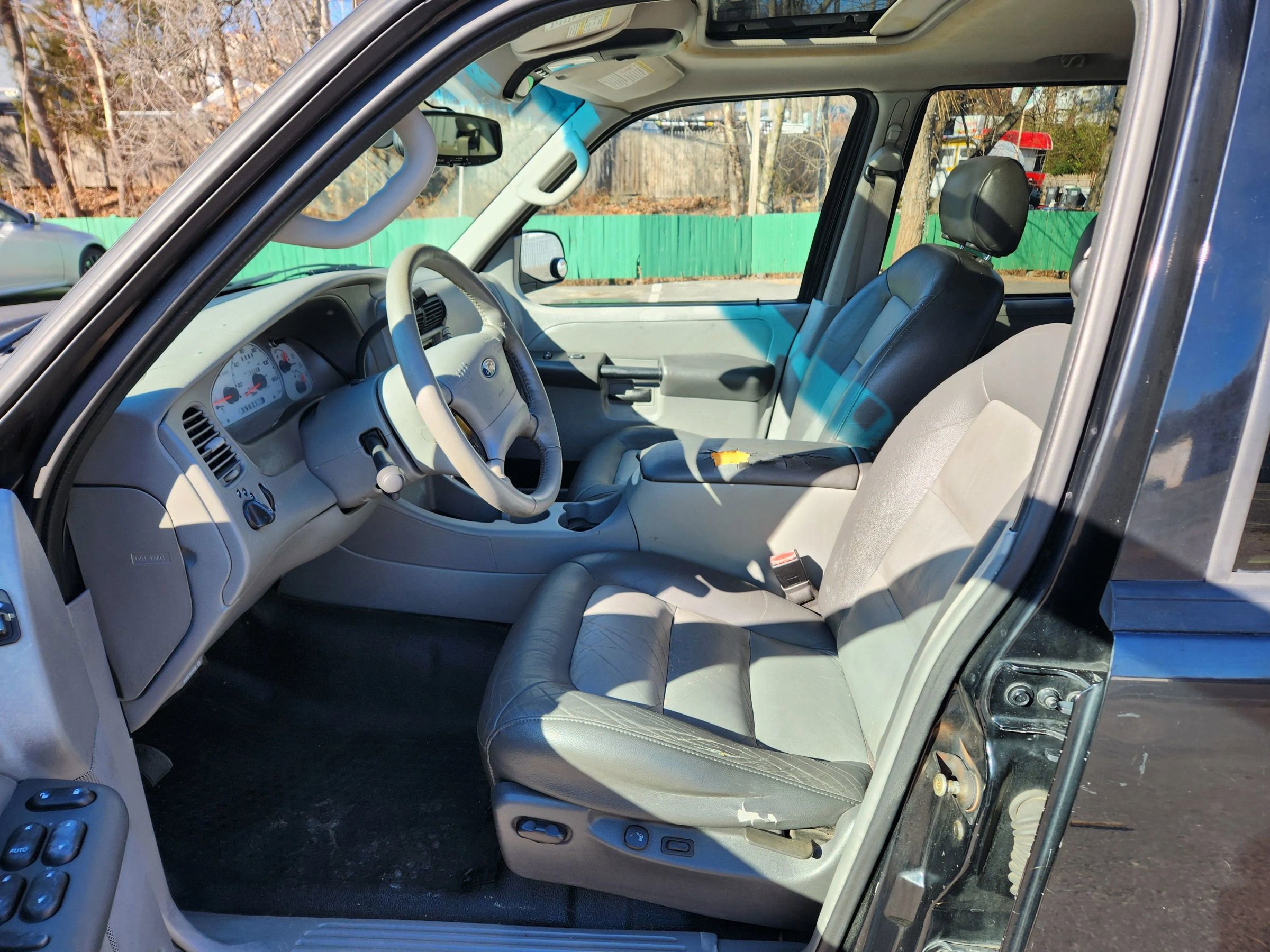 Used 2003 Ford Explorer Sport Trac XLS image 23