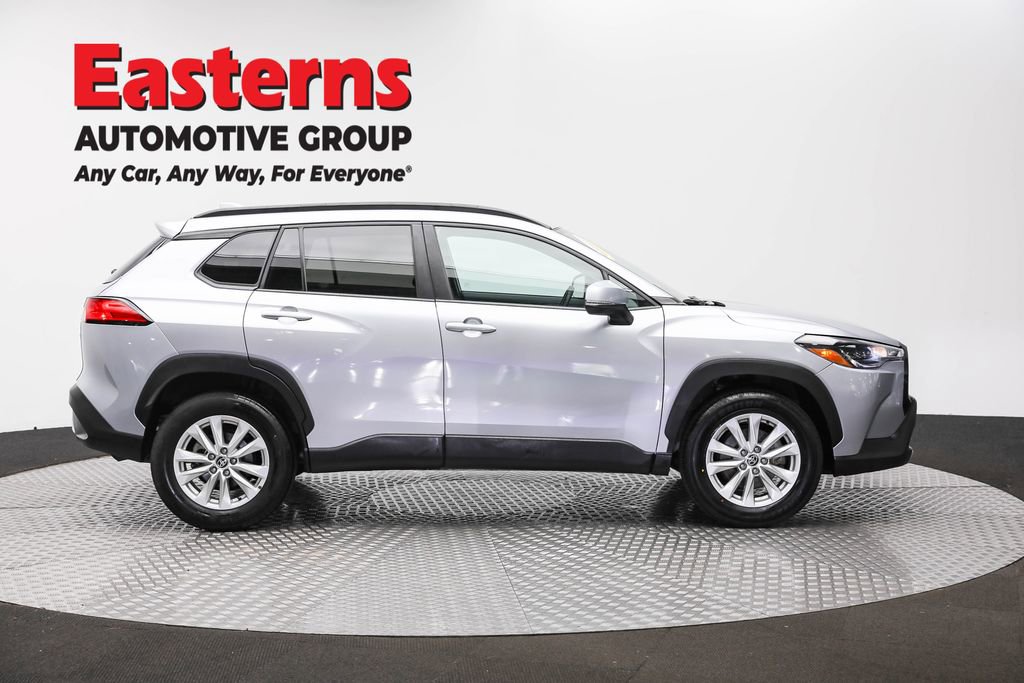 Used 2024 Toyota Corolla Cross LE image 4