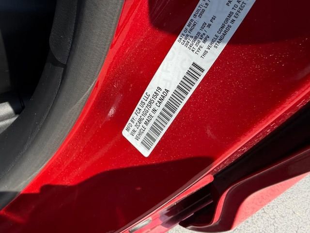 Used 2025 Chrysler Pacifica Limited FWD image 27