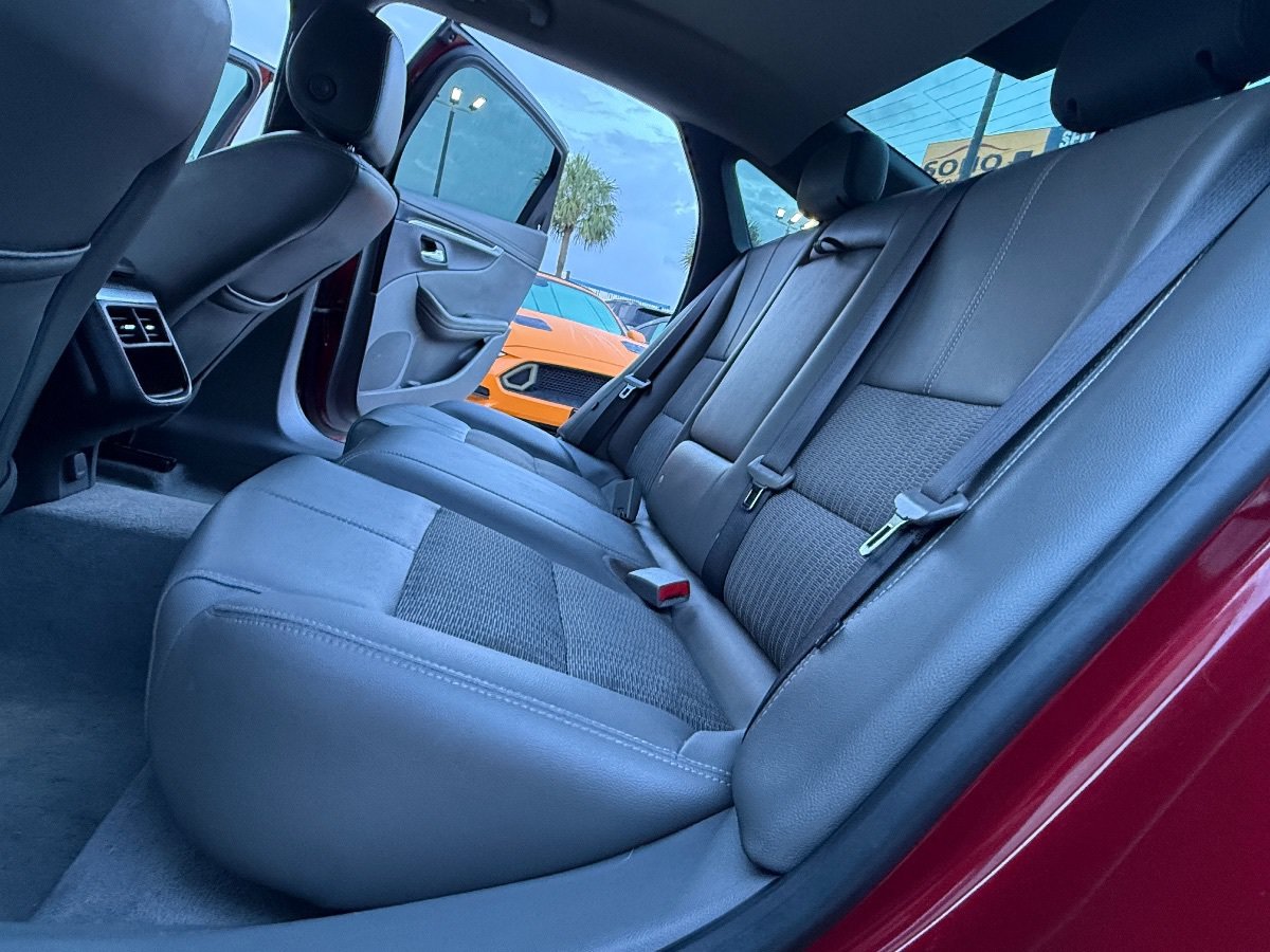 Used 2019 Chevrolet Impala LT FWD image 18