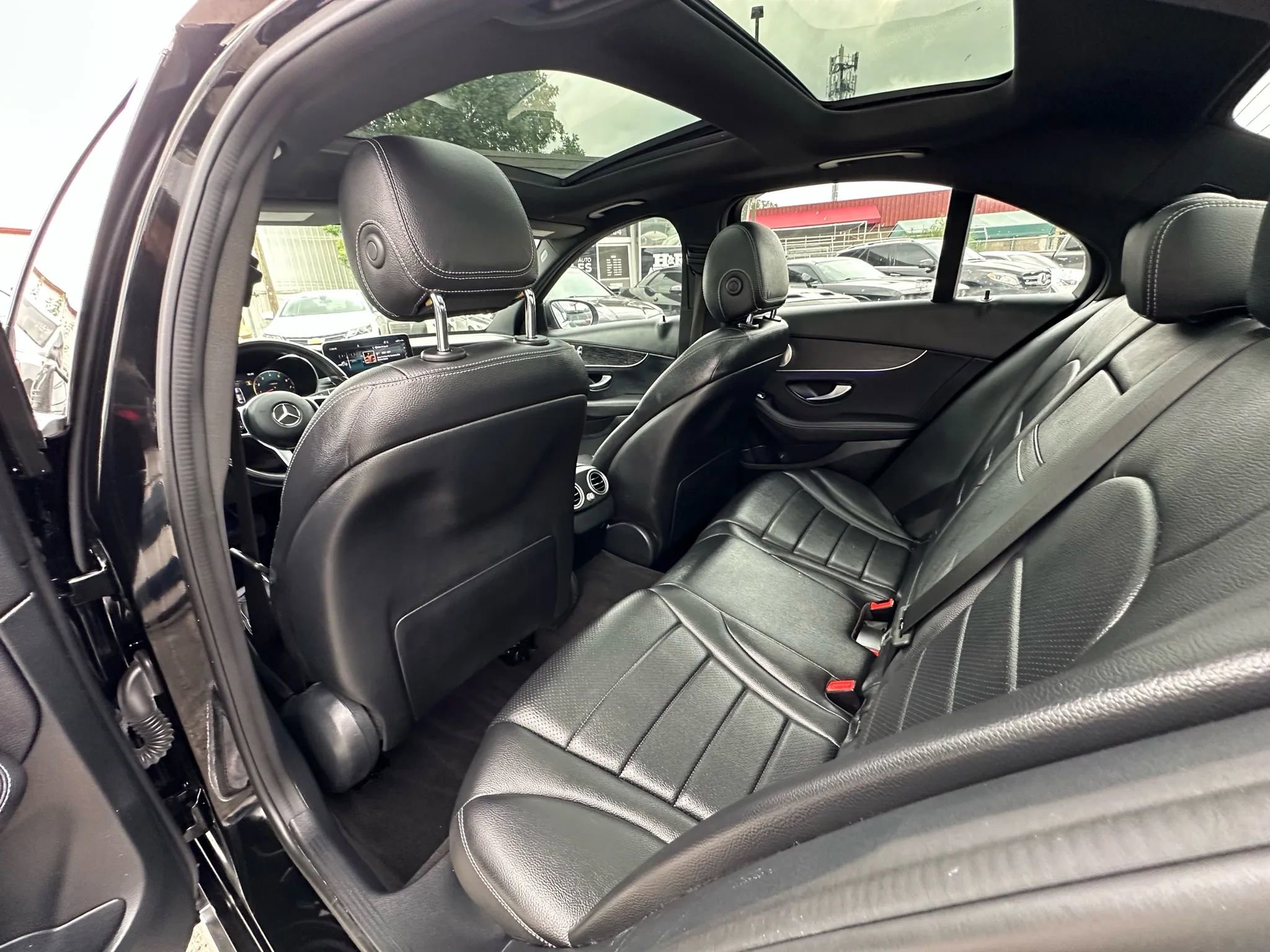 Used 2021 Mercedes-Benz C 300 4MATIC Sedan image 9