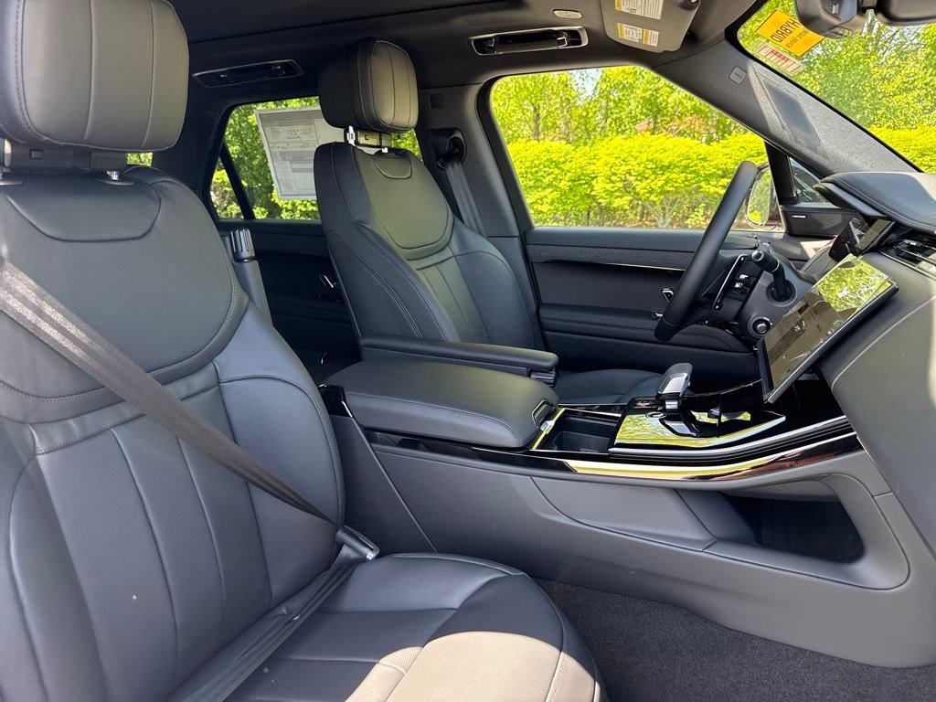 New 2025 Land Rover Range Rover Sport Dynamic SE image 16