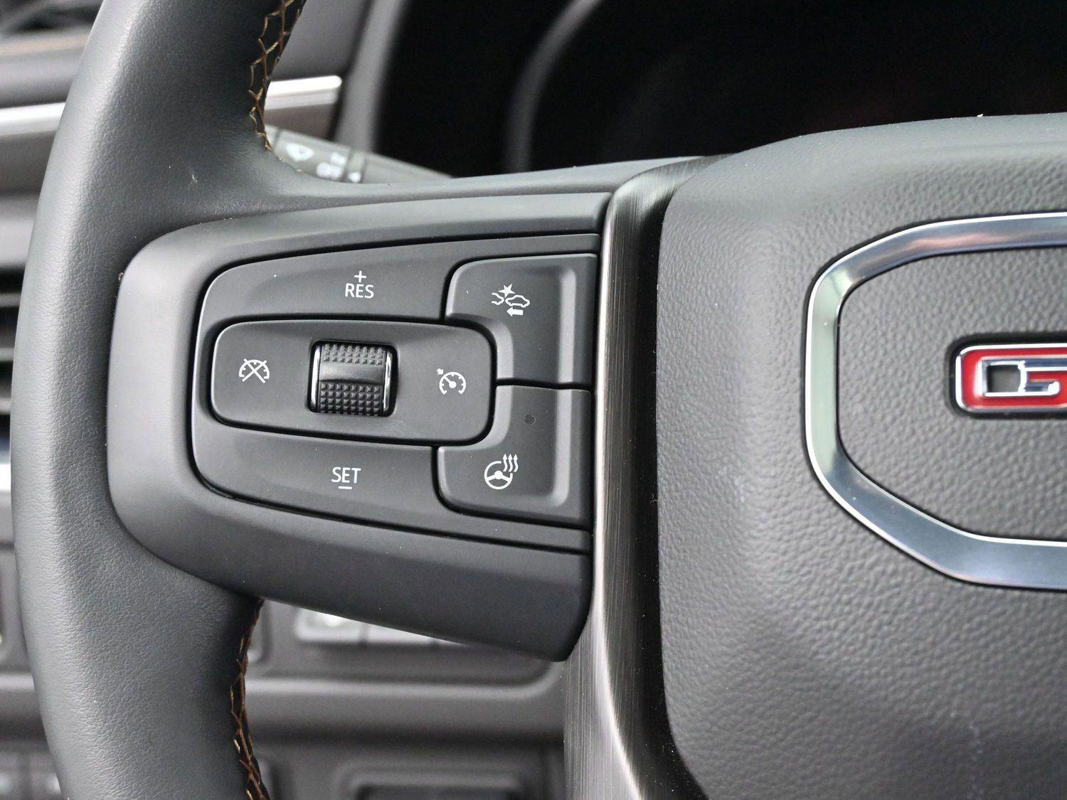 Used 2023 GMC Yukon XL AT4 w/ AT4 Premium Plus Package AWD/4WD image 20