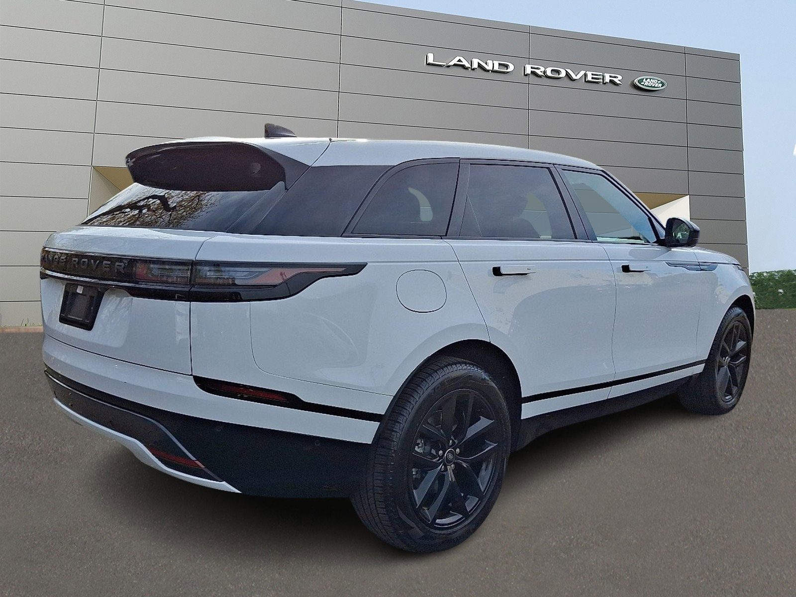 Used 2026 Land Rover Range Rover Velar Dynamic SE image 2