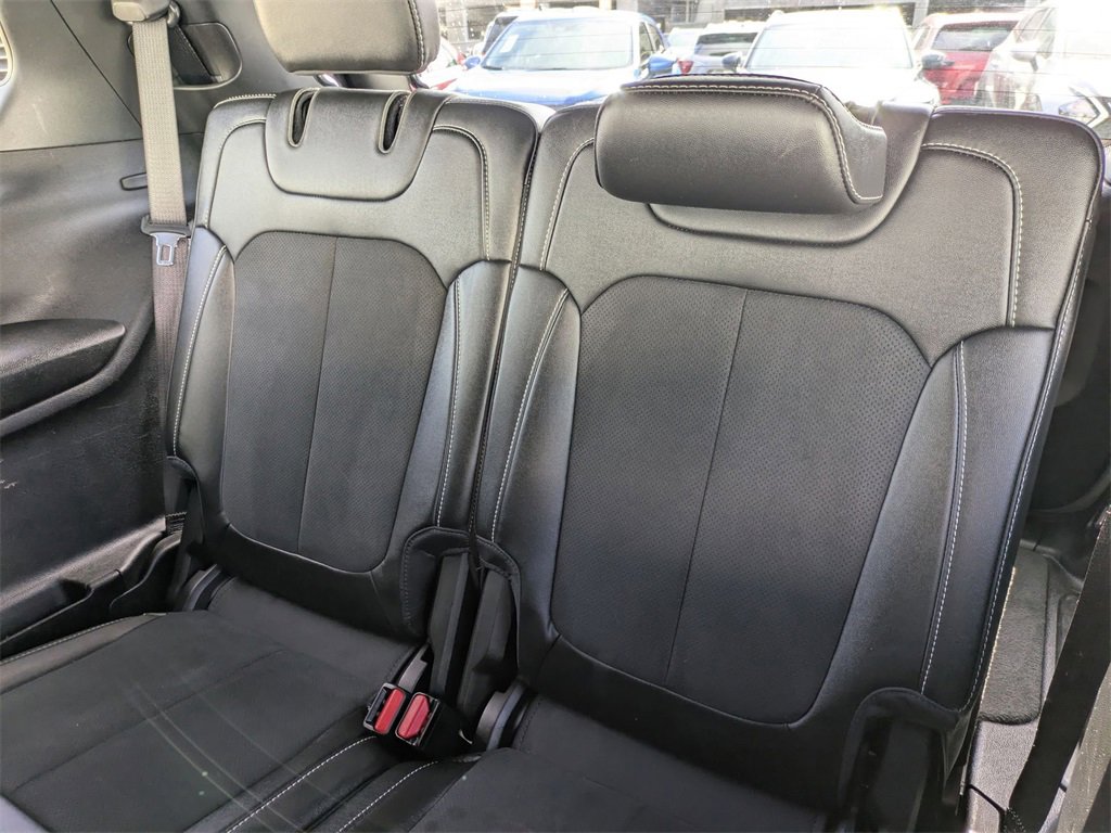 Used 2024 Jeep Grand Cherokee L Laredo image 30