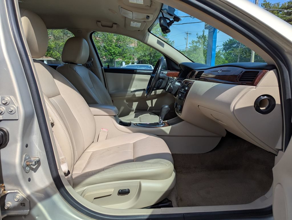 Used 2011 Chevrolet Impala LT w/ Luxury Edition Package FWD image 28