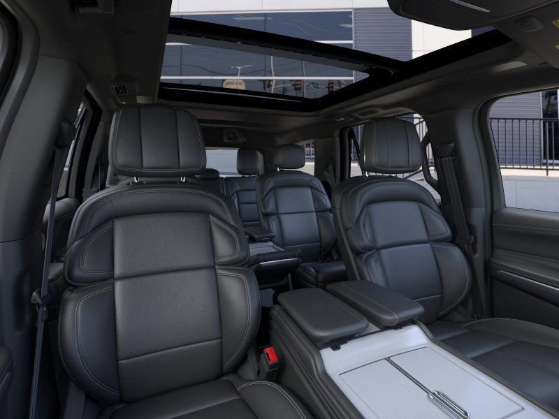New 2026 Lincoln Navigator Reserve w/ Jet Appearance Package image 10