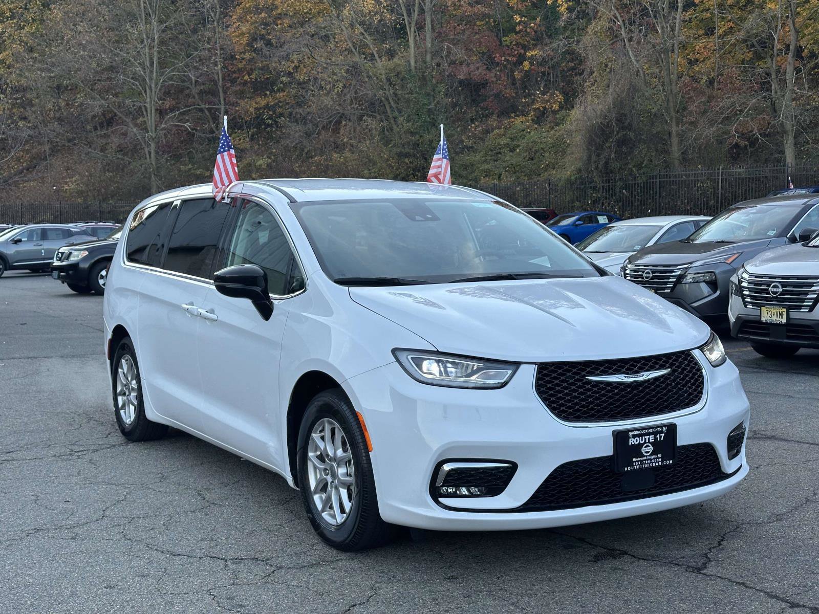 Used 2024 Chrysler Pacifica Touring-L