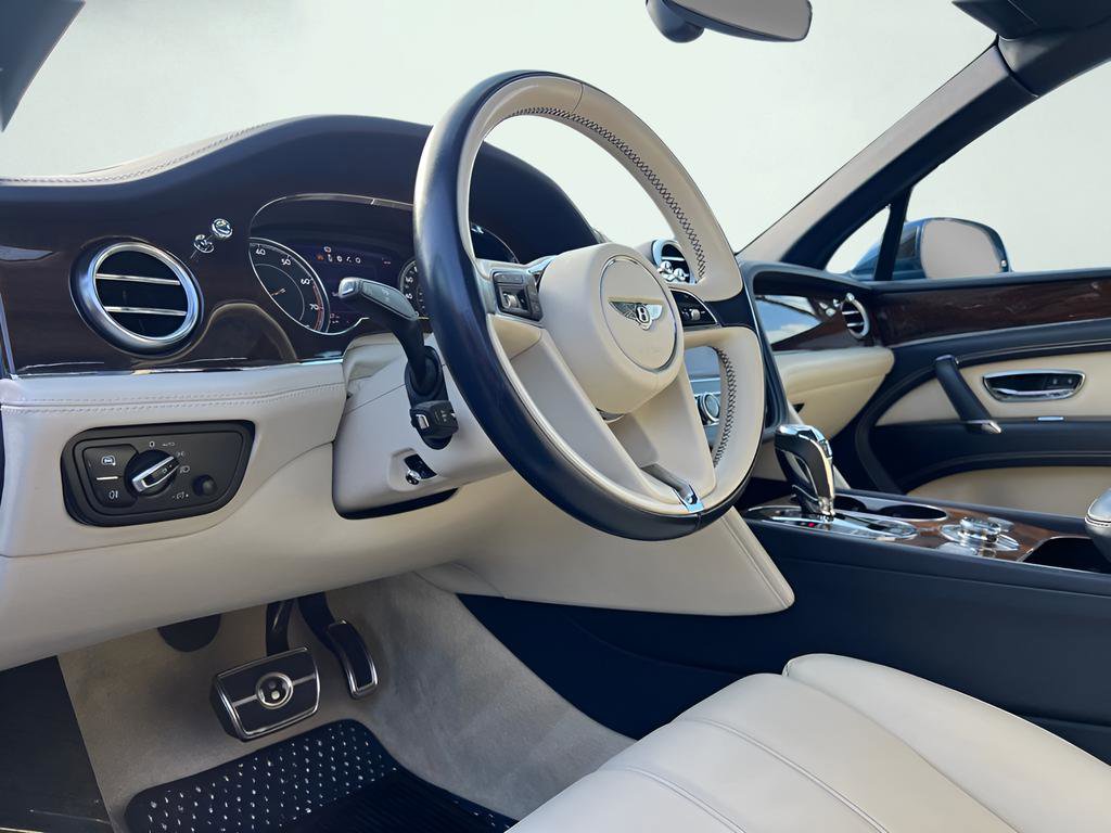 Used 2018 Bentley Bentayga AWD/4WD image 2