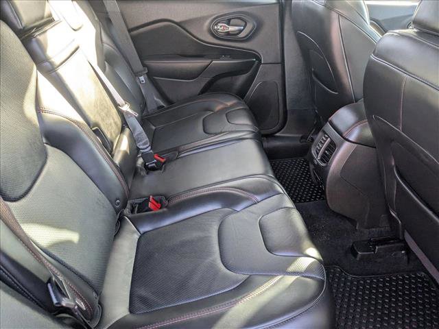 Used 2019 Jeep Cherokee Trailhawk image 18