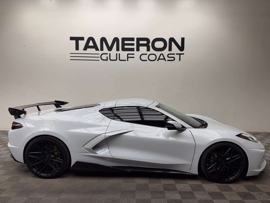 Used 2023 Chevrolet Corvette Stingray Coupe w/ 1LT RWD image 8