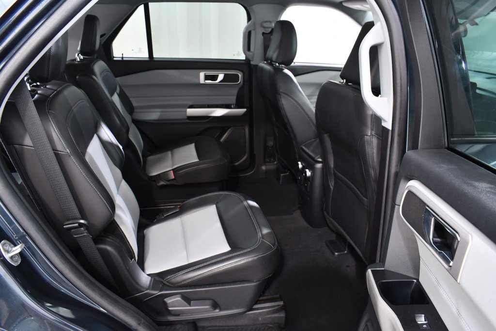 Used 2022 Ford Explorer XLT w/ Equipment Group 202A image 19