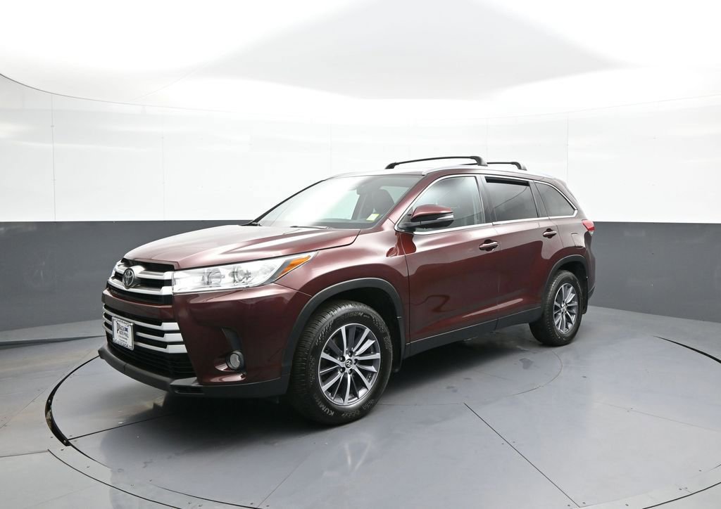 Certified 2019 Toyota Highlander XLE AWD/4WD image 10