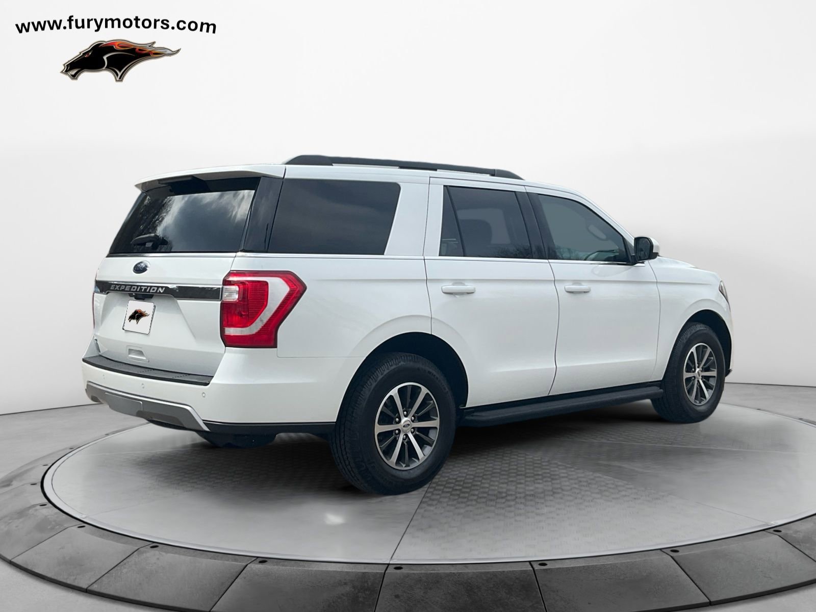 Used 2020 Ford Expedition XLT AWD/4WD image 3