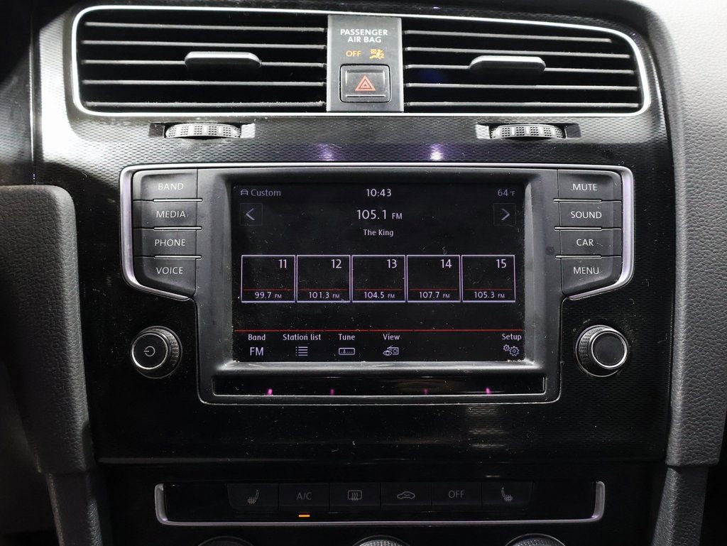 Used 2017 Volkswagen Golf S image 22