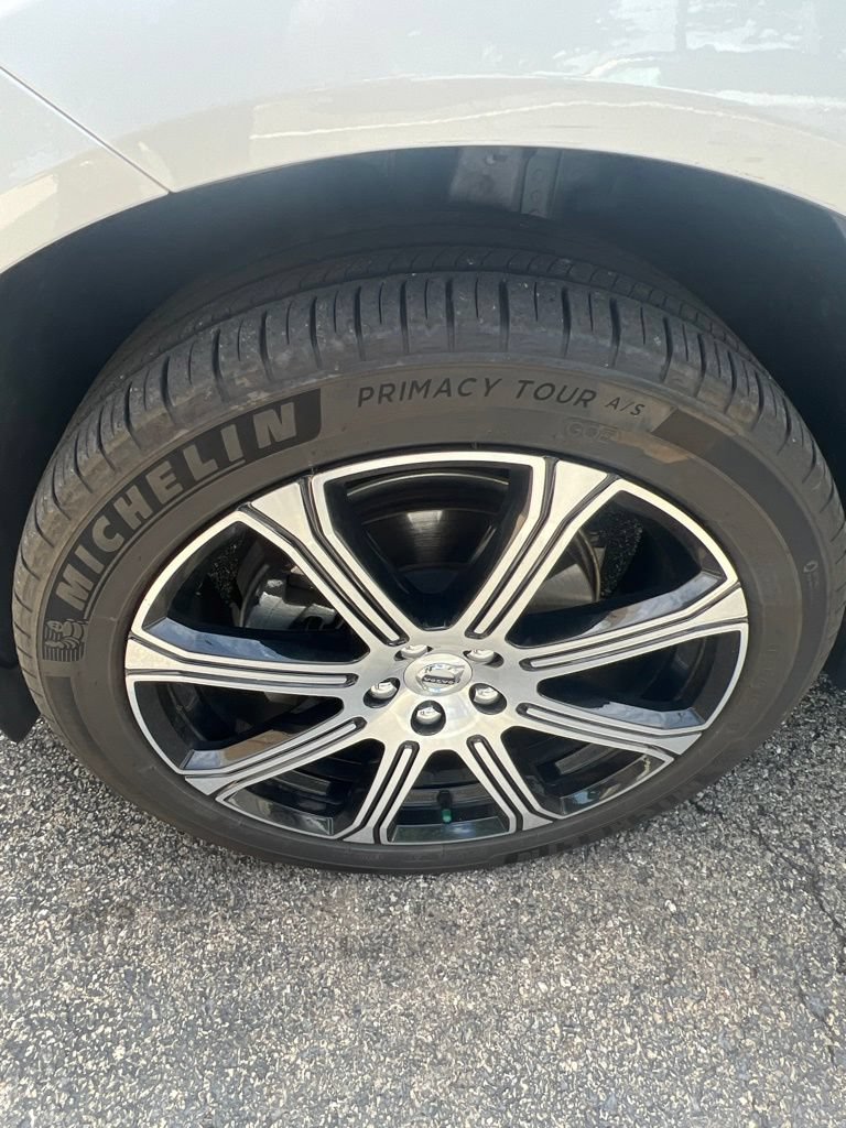 Used 2020 Volvo XC60 T5 Inscription AWD/4WD image 3