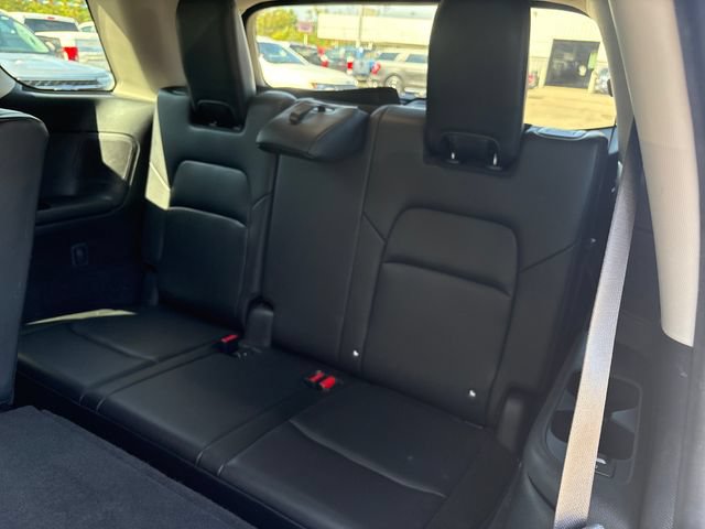 Used 2023 Nissan Pathfinder SL AWD/4WD image 23
