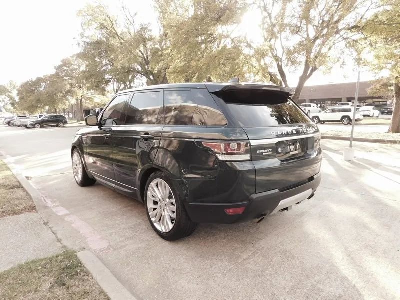Used 2017 Land Rover Range Rover Sport HSE image 4