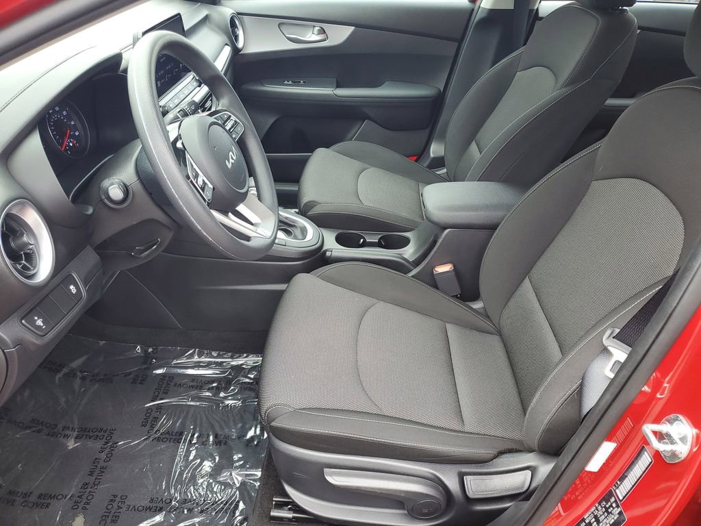 Used 2023 Kia Forte LXS image 5