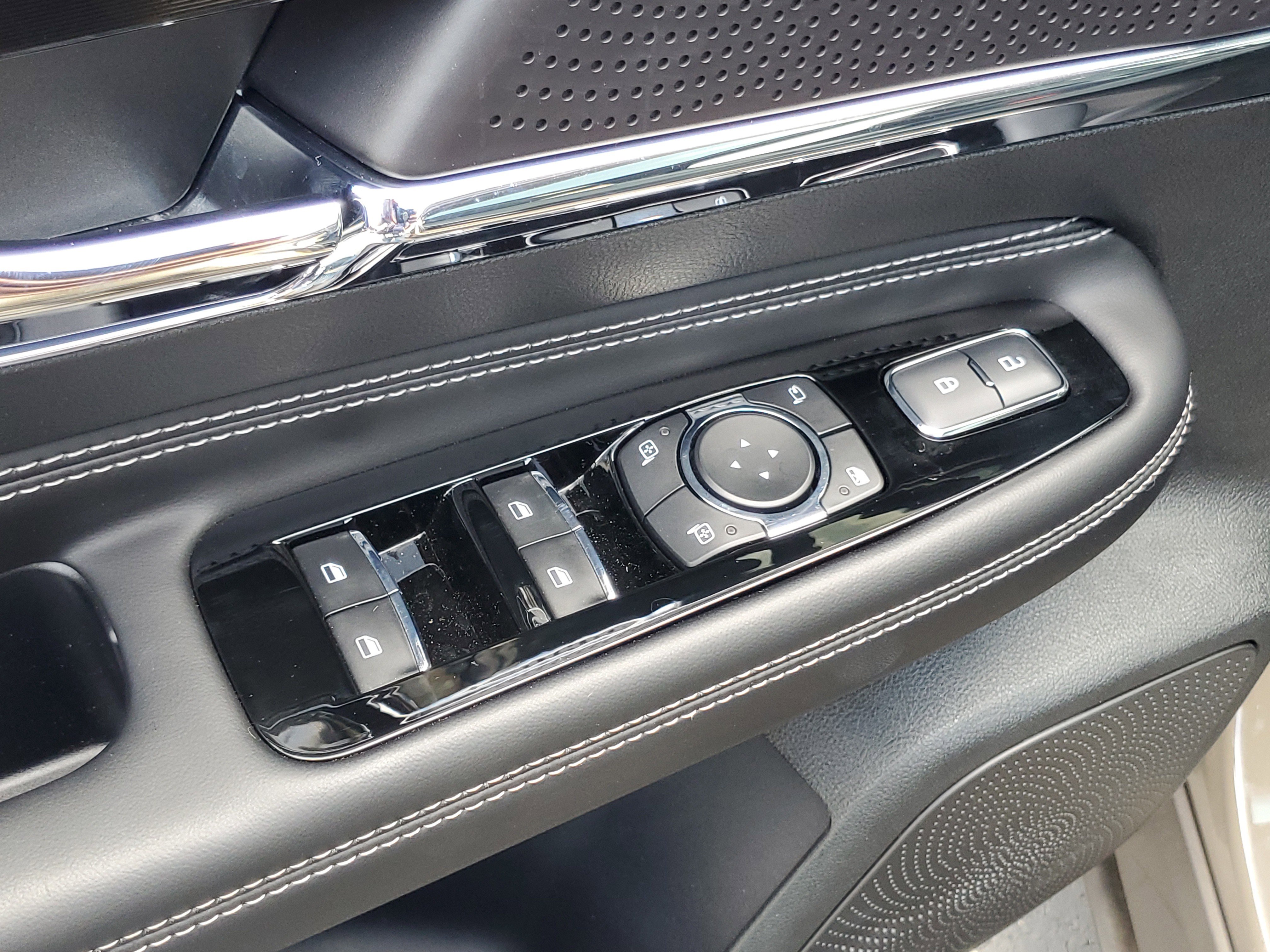 New 2025 Lincoln Corsair Reserve image 10