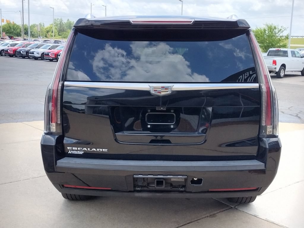 Used 2019 Cadillac Escalade ESV Luxury AWD/4WD image 19