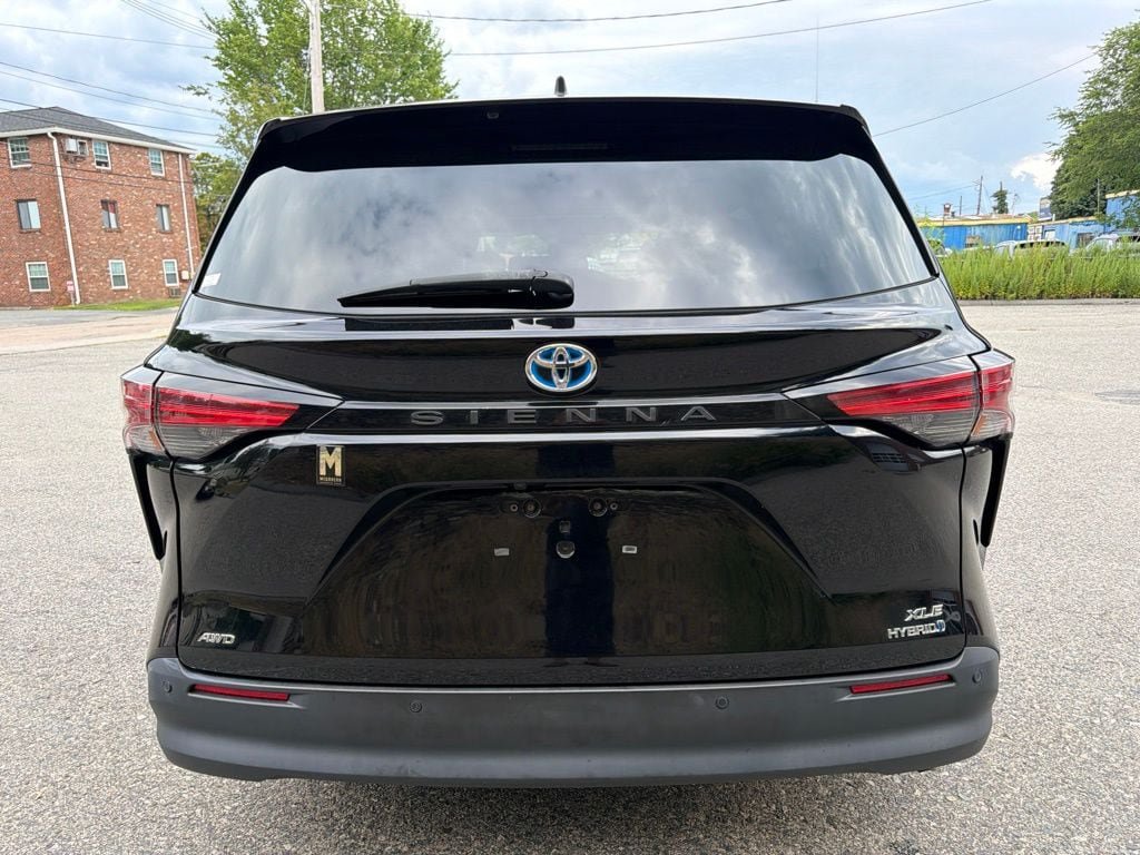 Used 2021 Toyota Sienna XLE AWD/4WD image 5