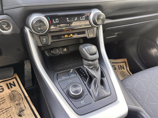 Used 2024 Toyota RAV4 XLE image 25