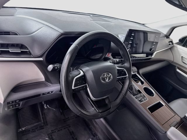Certified 2022 Toyota Sienna XLE FWD image 10