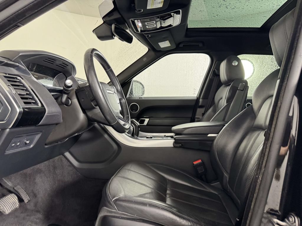 Used 2017 Land Rover Range Rover Sport HSE AWD/4WD image 4