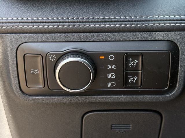 Used 2025 Ford Mustang Premium RWD image 22