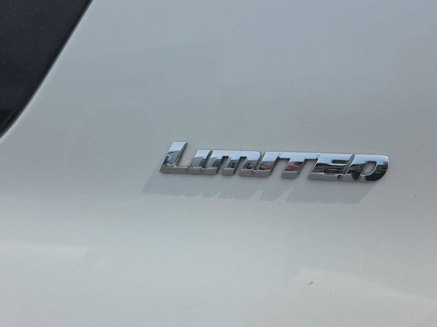 Used 2018 Toyota 4Runner Limited AWD/4WD image 68