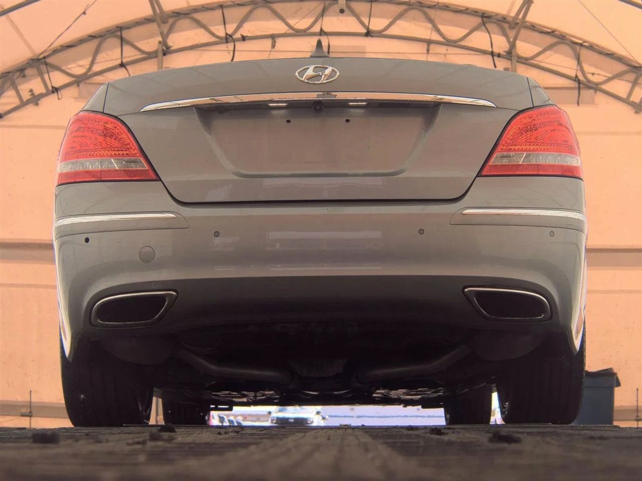 Used 2012 Hyundai Equus Signature RWD image 7