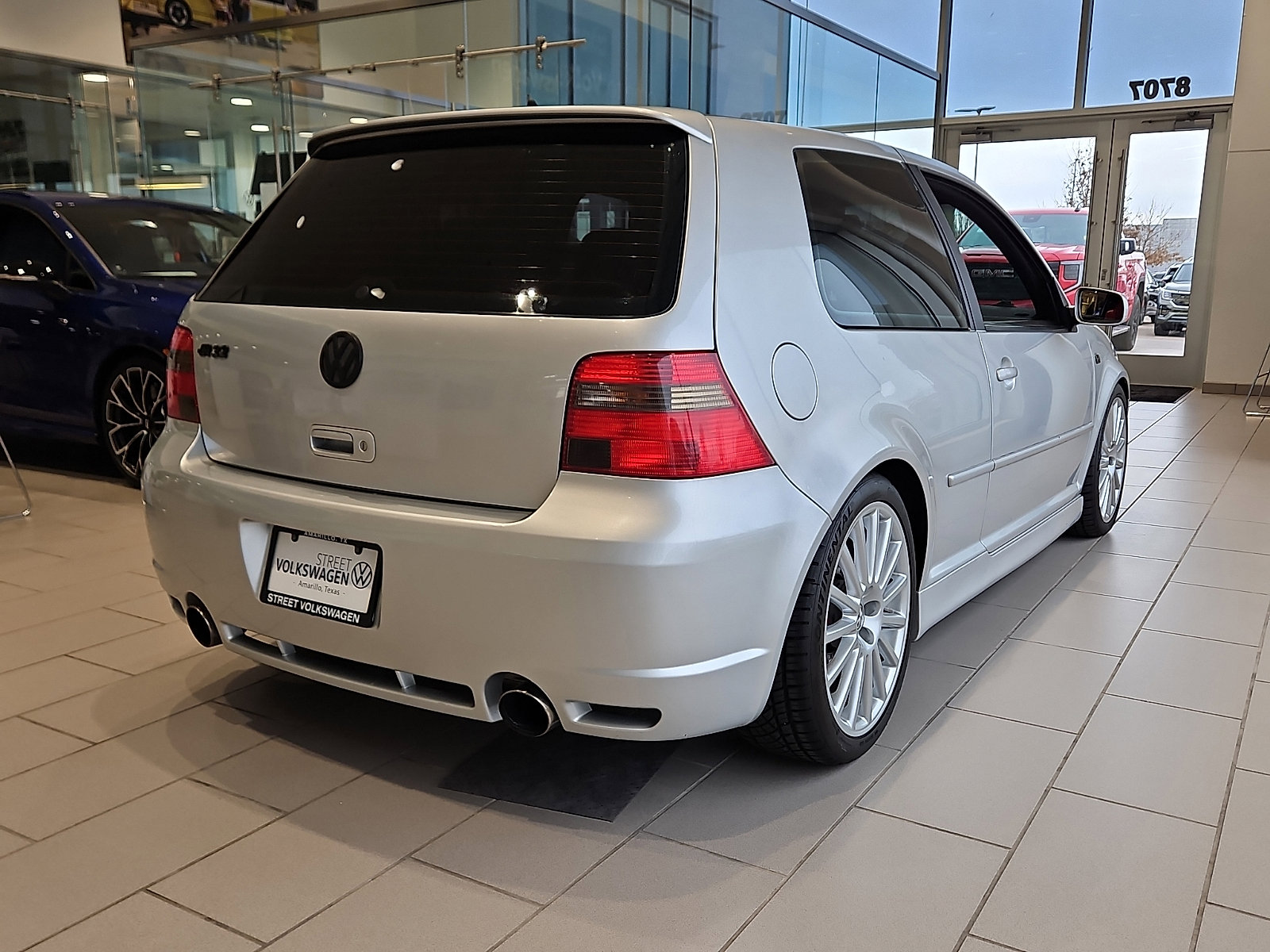 Used 2004 Volkswagen R32 image 3