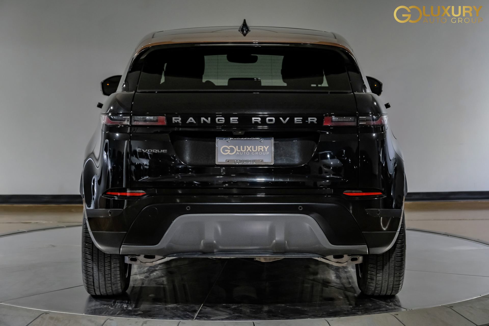 Used 2024 Land Rover Range Rover Evoque S AWD/4WD image 11