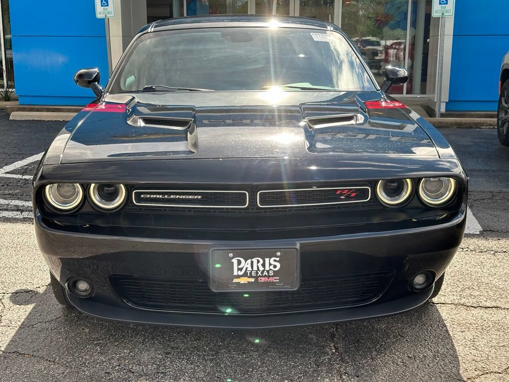 Used 2017 Dodge Challenger R/T RWD image 2