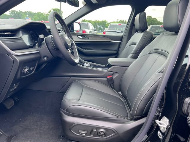 New 2026 Jeep Grand Cherokee L Limited AWD/4WD image 3