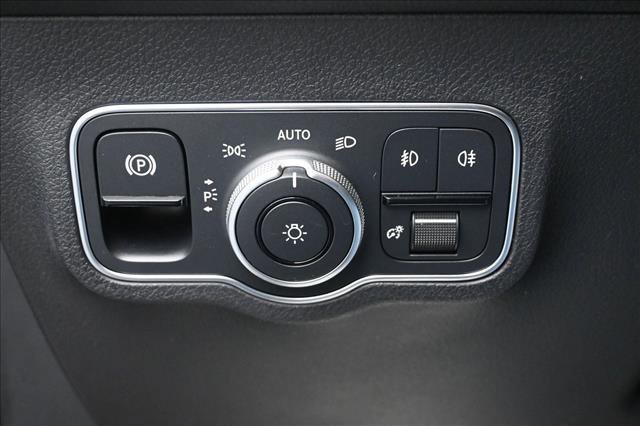 Certified 2023 Mercedes-Benz GLB 250 4MATIC image 19