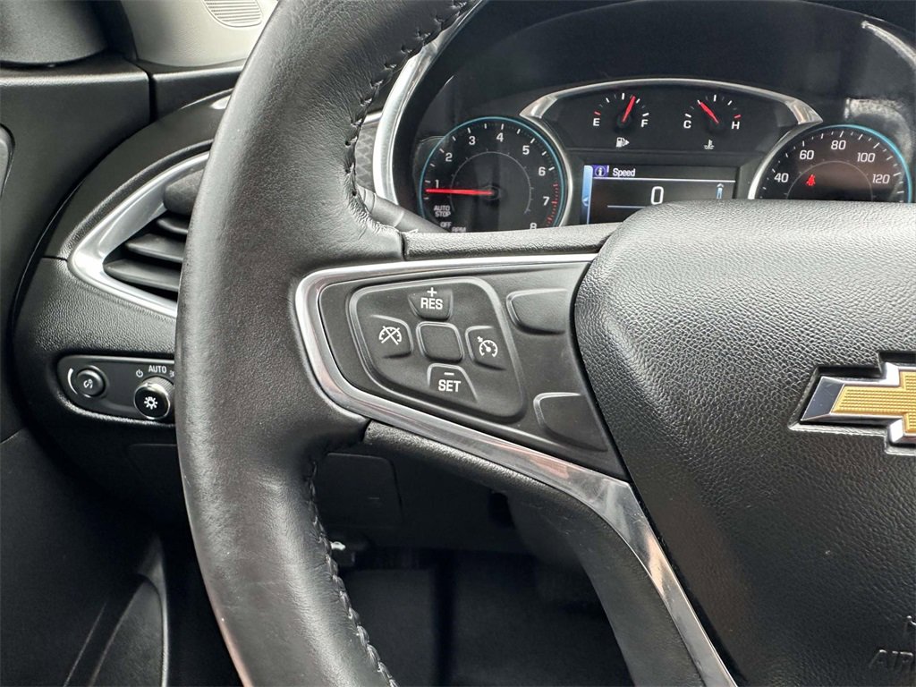 Used 2016 Chevrolet Malibu LT image 9